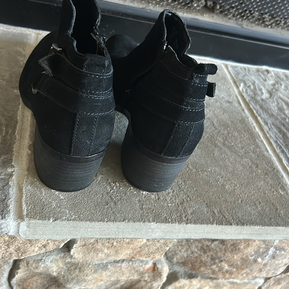 Booties: Sonoma Size 7 Medium, Black
Worn once - Picture 5 of 6